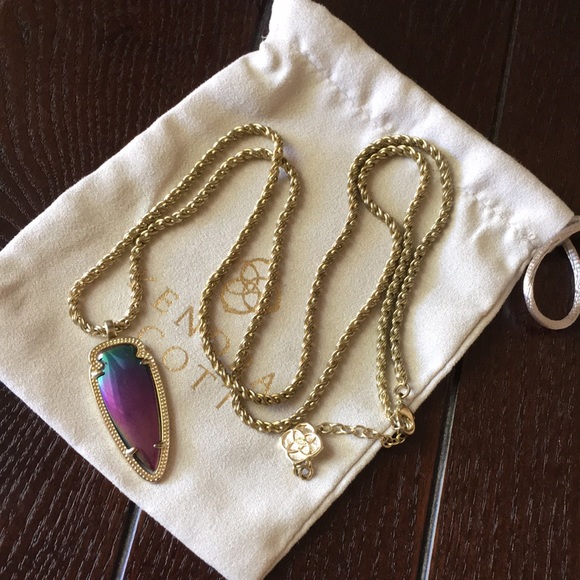 Kendra Scott Iridescent Black Shaylee Arrowhead Necklace - Picture 4 of 14